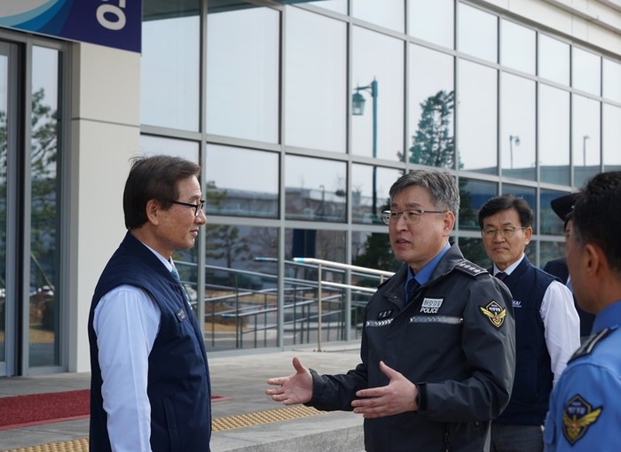 김종욱 해경청장이 지역 치안현장을 방문해 점검에 나섰다.(사진=목포해경)