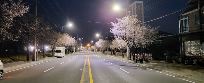 경북 고령군 노후가로등·보안등 을 LED등기구로 교체된 장면.(사진=고령군)