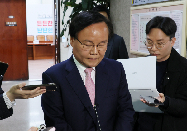 김재원 최고위원은 '5·18 광주 민주화운동 헌법 전문 수록 반대', '전광훈 우파 천하통일' '제주 4.3 추념일 격 낮다' 등의 발언으로 중징계를 받을 위기에 놓였다. (사진=연합뉴스)