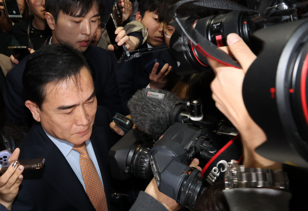 탈북 외교관 출신인 태영호 최고위원은 '제주 4.3 왜곡·폄훼', 'JMS 민주당', '대통령실(이진복 정무수석과의) 공천 언급 음성 녹취 파문' 등으로 중징계를 받을 위기에 놓였다. (사진=연합뉴스)