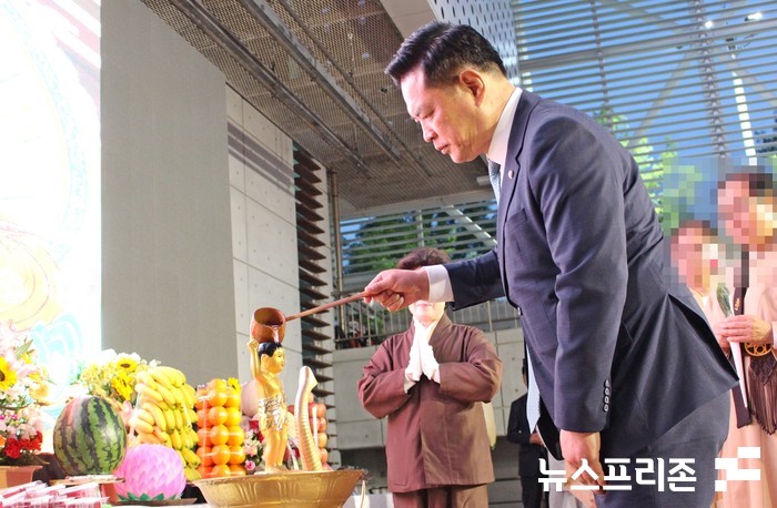 (사)대전광역시불교총연합회는 불기 2567년 부처님 오신 날을 기념하기 위해 대전시민연등문화축제를 개최했다.(사진=이기종 기자)