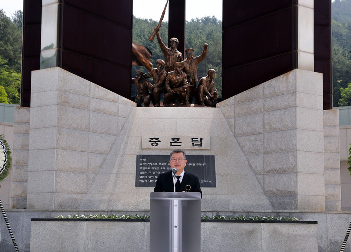 박일호 밀양시장이 6일 제68회 현충일 추념식에서 추념사를 하고 있다.(사진=밀양시)