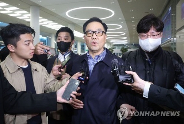 지난 2017년 박근혜씨 탄핵 정국 당시 소위 '계엄령 문건' 작성의 핵심 당사자이자 '내란음모' 파문의 중심에 서 있는 조현천 전 기무사령관이 28일 보석으로 석방됐다. 조현천 전 사령관은 지난 3월 해외도피 5년여만에 자진귀국해 검찰에 체포된 바 있는데, 불과 석달여만에 풀려난 것이다. (사진=연합뉴스)