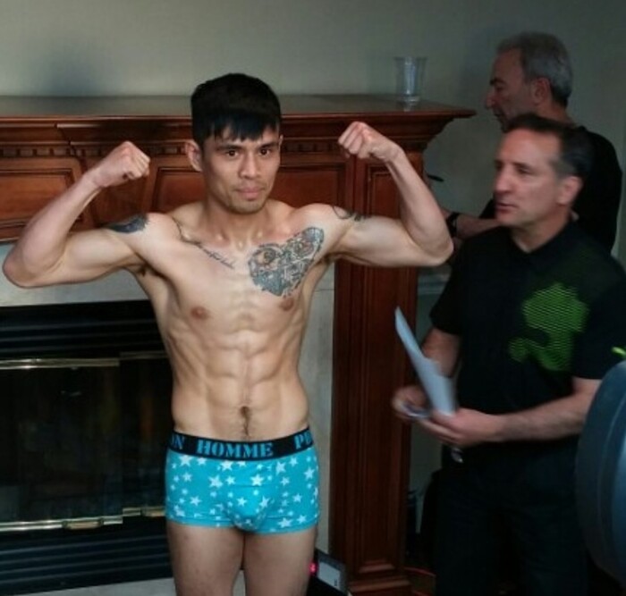 계체량을 통과하는 김강용선수