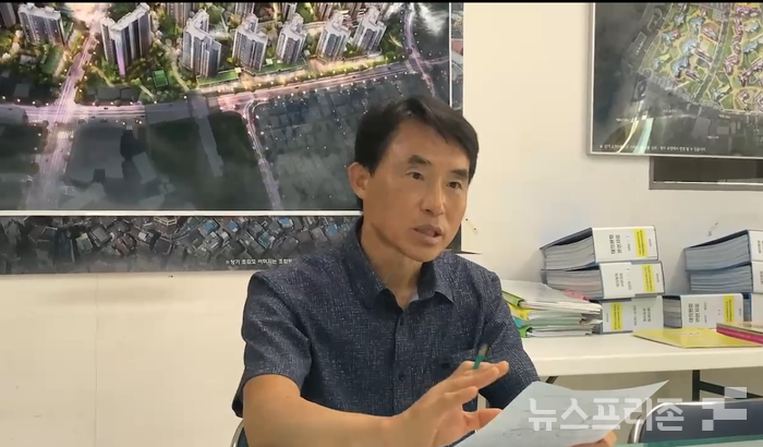 10일 이문1구역 정금식 조합장과의 인터뷰에서 “래미안라그란데는 골조 튼튼, 안전하고 살기좋은 아파트, 감리 철저"하다고 설명을 하고있다.(사진=김승지 기자)