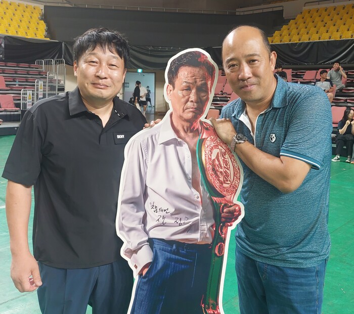 주갑성 대청주조 대표와 김상현 이사(우측)