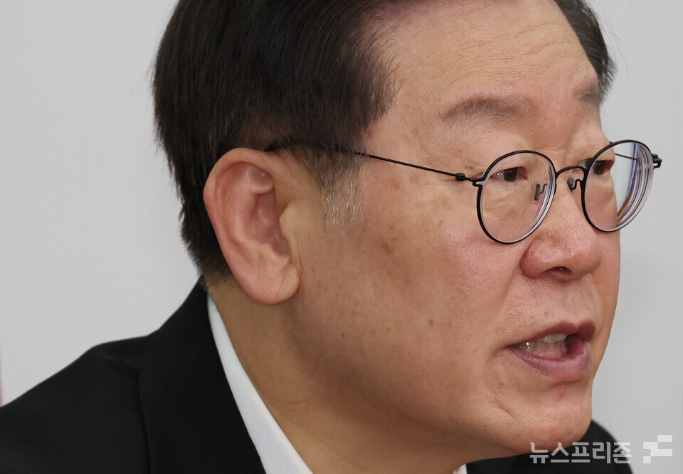 이재명 더불어민주당 대표가 18일 서울 여의도 국회에서 열린 최고위원회의에서 발언하고 있다. (사진=연합뉴스)