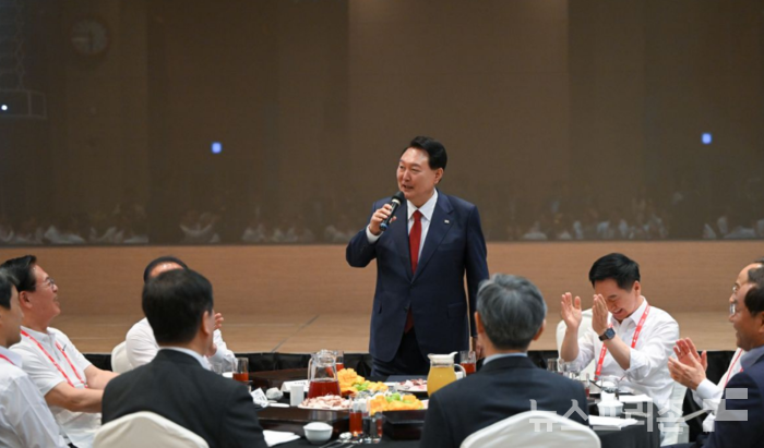 윤석열 대통령이 28일 국민의힘 연찬회에 참석해 인사말을 하고 있다.(사진=대통령실)