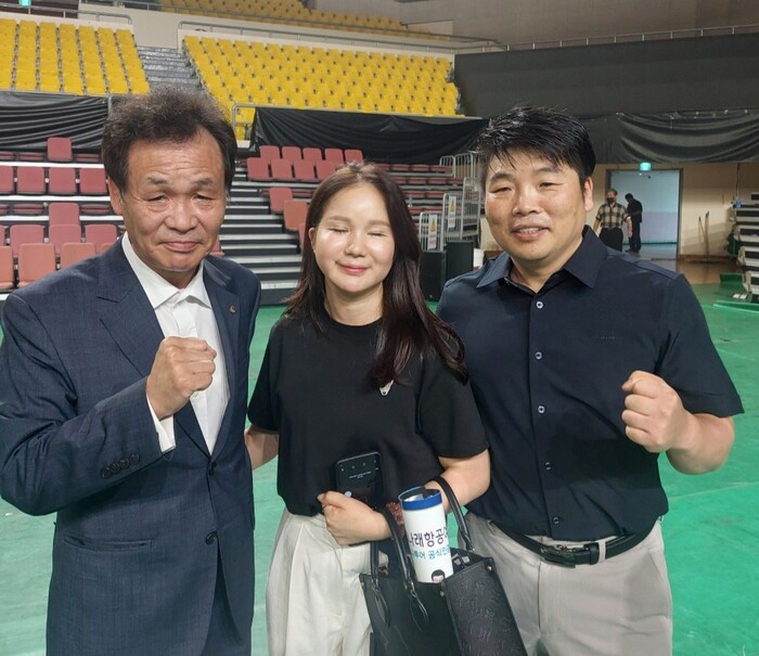 (주) 대청주조 명예회장 장정구 챔프와 임성태 관장(우측) 부부