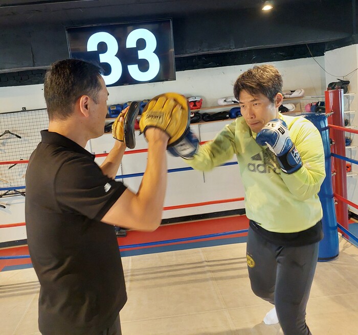 김상빈회원의 미트를 받는 조흥전 관장