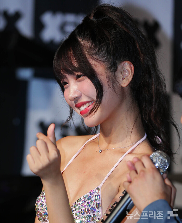 NF포토] 키노시타 히마리, '상큼한 손하트' < 포토 < 엔터테인먼트 < 스포츠·문화 < 기사본문 - 뉴스프리존