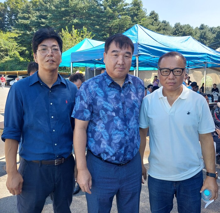 김민기 관장 이해정 백병원 팀장 김동민 프로모터(우측)