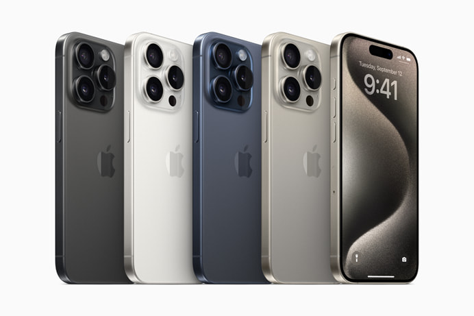 아이폰 15 프로와 아이폰 15 프로 맥스는 블랙 티타늄, 화이트 티타늄, 블루 티타늄, 내추럴 티타늄의 새로운 4가지 눈부신 마감으로 출시된다. (사진=애플)