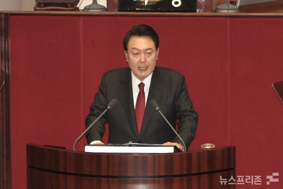 윤석열 대통령이 31일 서울 여의도 국회 본회의장에서 2024년도 예산안 시정연설을 하고 있다. (사진=김정현 기자)