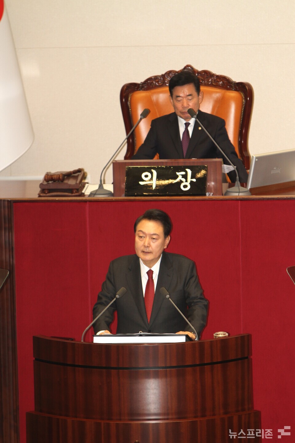 윤석열 대통령이 31일 서울 여의도 국회 본회의장에서 2024년도 예산안 시정연설을 하고 있다. (사진=김정현 기자)