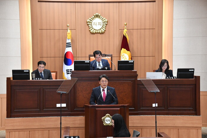 홍태용 김해시장이 21일 열린 제257회 김해시의회 제2차 정례회에서 시정연설을 하고 있다. (사진=김해시)