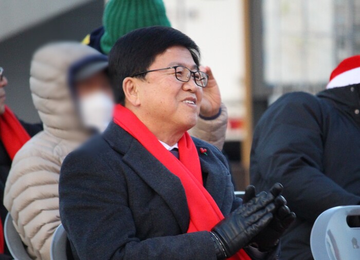 4일 오후 5시경 세종특별자치시청 앞 이응다리 광장에서 2023년 성탄절 시민문화 축제가 열렸다.(사진=이기종 기자)