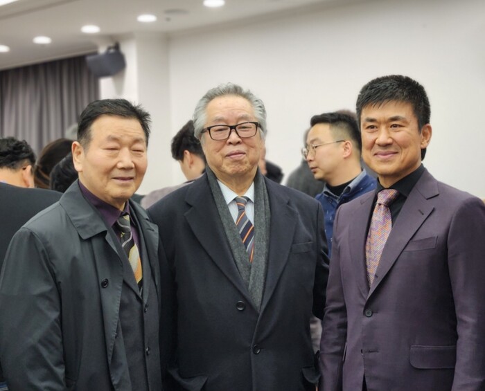 김승미 감독 조철제 원로회 회장 최찬웅 복싱협회 회장(우측)