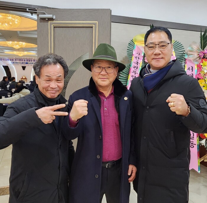 장정구챔프 (주) 화선 김성권회장 김종명 회장(우측).j