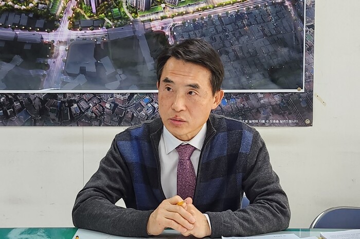 정금식 이문1재정비촉진구역 주택재개발 정비사업조합장은 “그동안 이문1구역 재개발 조합은 사문서위조와 업무방해 등 내부의 문제와 담당 경찰의 부적절한 수사로 인해 큰 어려움을 겪어왔다”고 말했다. [사진=염채원 기자]