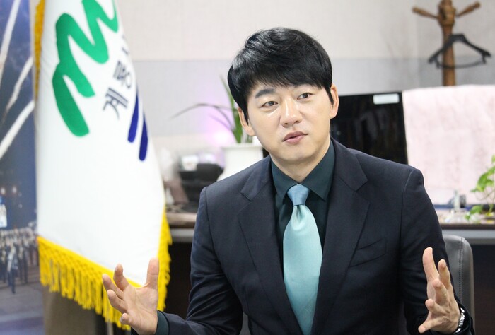 충남 계룡시(시장 이응우)는 지난 6일 계룡시청에서 배우 김승수를 홍보대사로 위촉했다.(사진=이기종 기자)