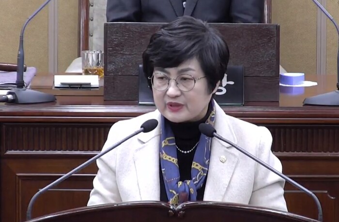 표주숙 군의원의 군정질문 모습.(사진=거창군의회)