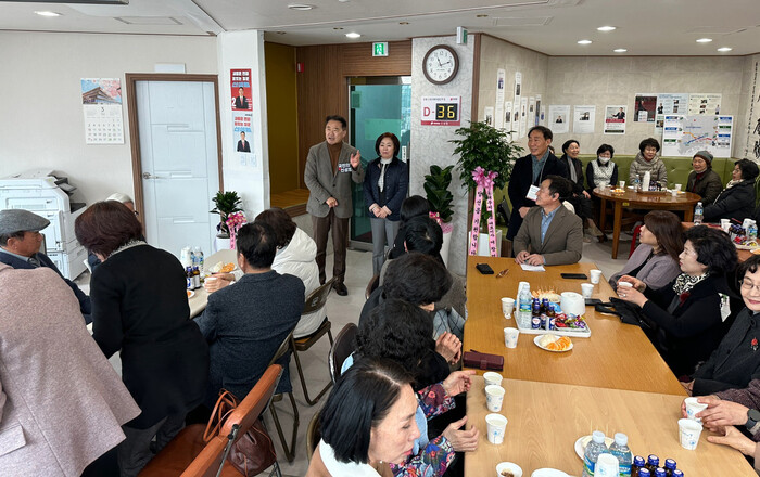 신성범 예비후보는 국민의힘 거창군 주요 당직자들과 간담회를 가졌다.(사진=신성범 후보 사무소)