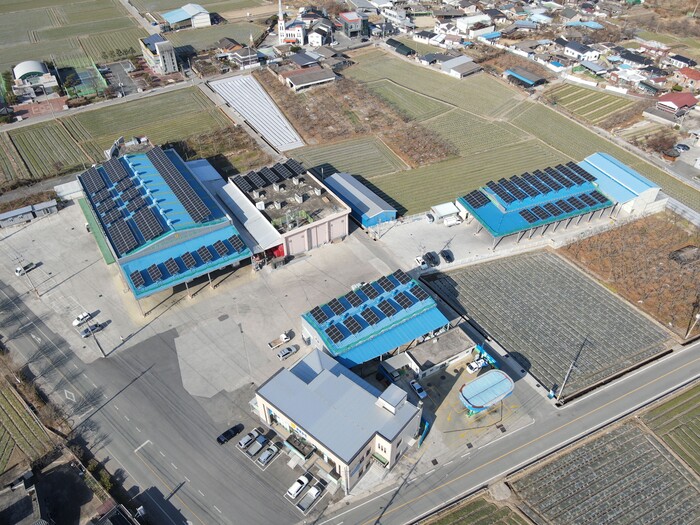 농협경제지주는 경북 청도군 새청도농협에 '농·축협 지붕임대 태양광사업' 3호 발전소를 준공했다. (사진=농협경제지주)