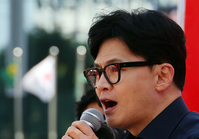 1일 부산에서 유세중인 한동훈 국민의힘 비대위원장(사진=연합뉴스)