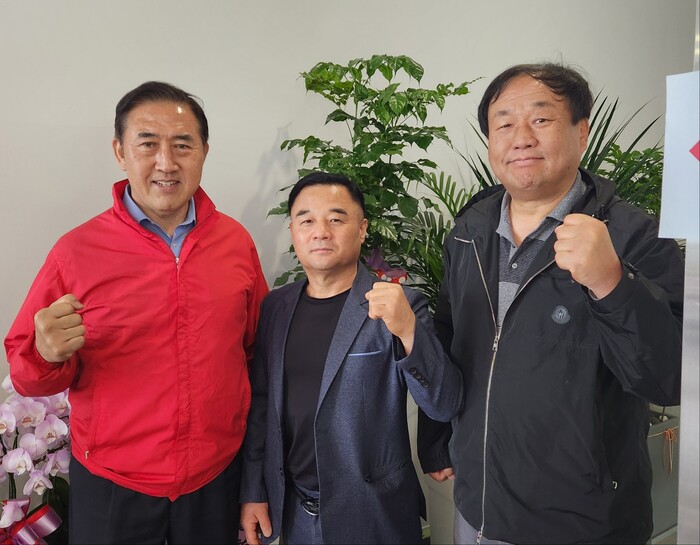 송재형 의원 이동포감독 YH건설사 장윤호 대표(우측)