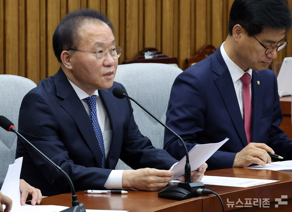 윤재옥 국민의힘 원내대표 겸 당대표 권한대행이 26일 국회에서 열린 원내대책회의에서 발언하고 있다. (사진=연합뉴스)