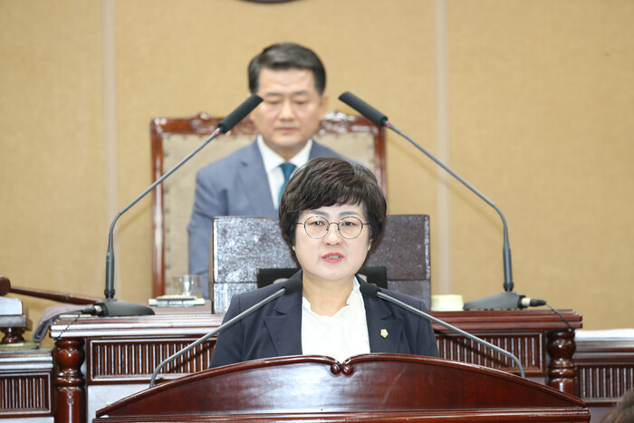 거창군의회 제278회 임시회 제2차 본회의에서 발언하는 표주숙 군의원.(사진=거창군의회)