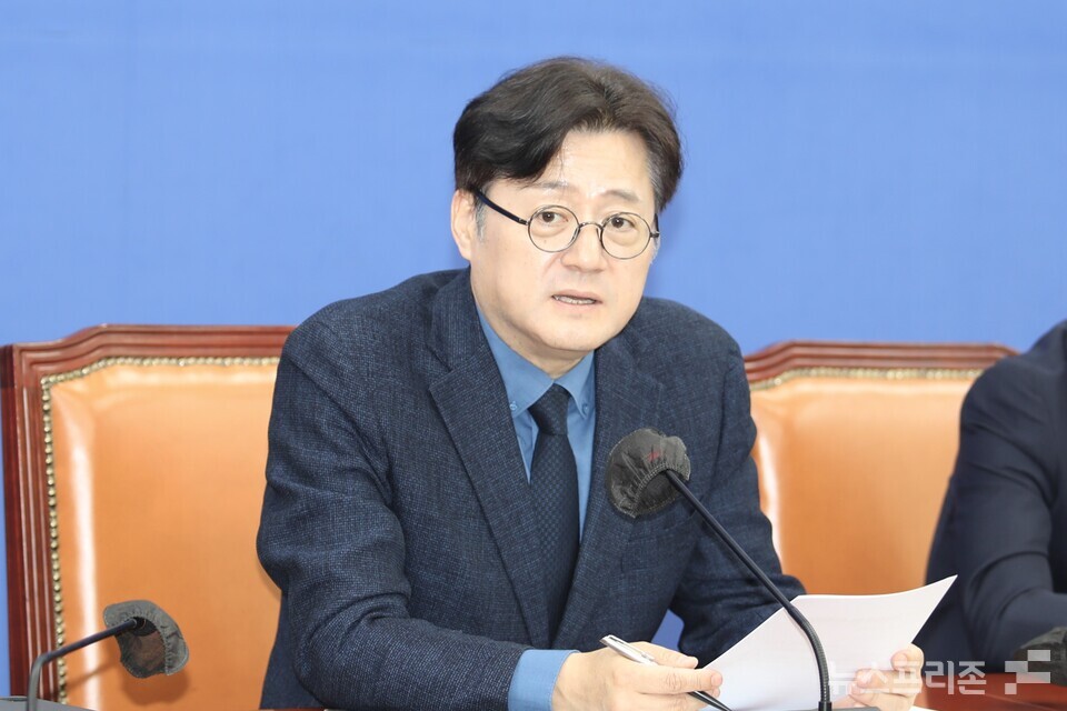 홍익표 더불어민주당 원내대표가 2일 서울 여의도 국회에서 열린 원내대책회의에서 발언하고 있다. (사진=김정현 기자)