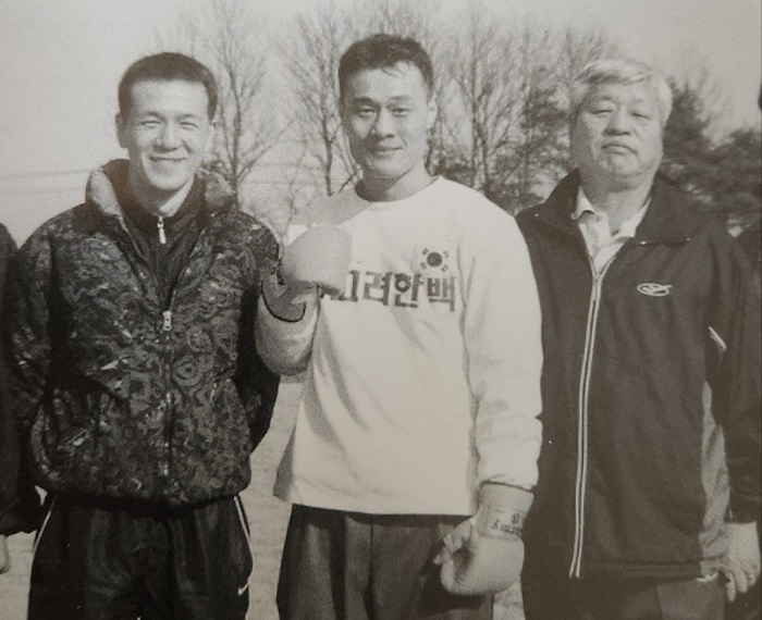 권일 지인진챔프 김진길관장(우측