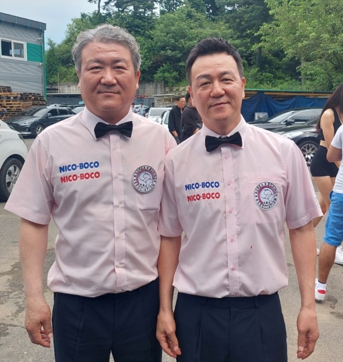 권만득 KBA심판부장과 권일 국제심판(우측)