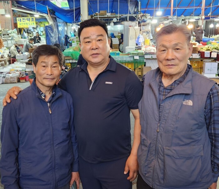 김종원 관장 김찬수 심판 강흥원챔프(우측)