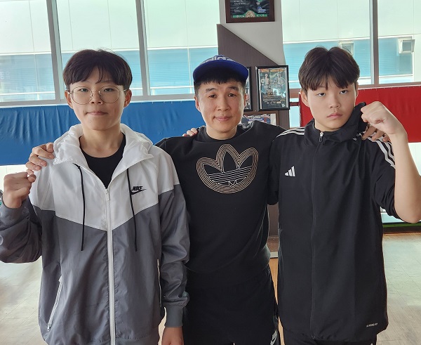 장남 배정영 유명구관장 둘째 배정길 (우측부터)