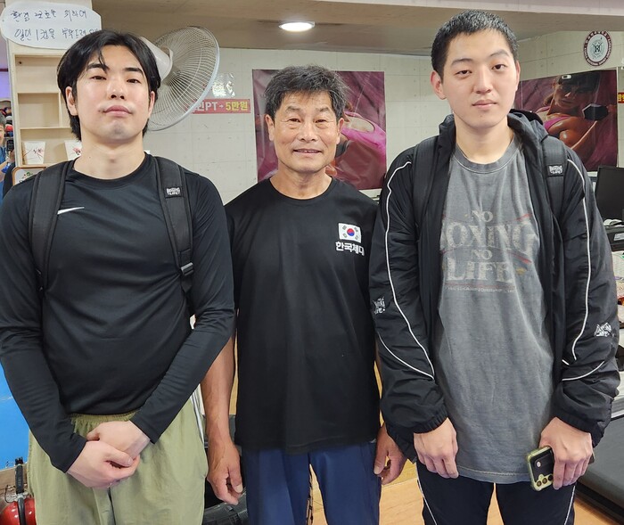 한국체대 체육관에서 김종원 관장(중앙)