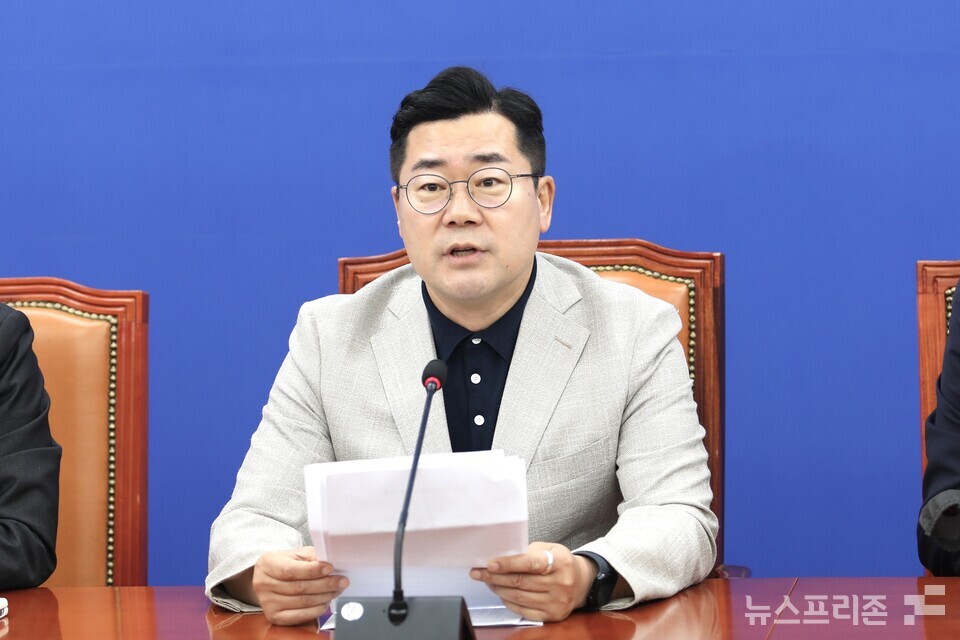 박찬대 더불어민주당 대표 직무대행 겸 원내대표가 9일 서울 여의도 국회에서 열린 원내대책회의에서 발언하고 있다. (사진=김정현 기자)