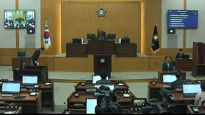 충주시의회 제9대 후반기 원구성하는 모습 (사진 충주시의회)