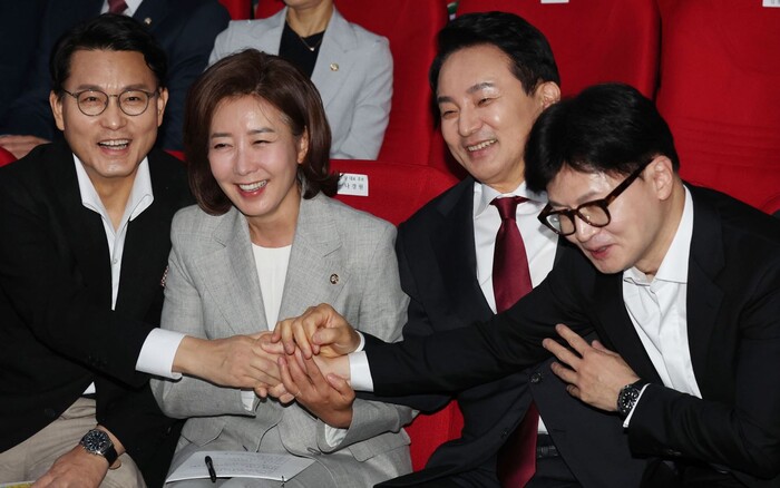 여당 전당대회에 (좌로부터) 윤상현, 나경원, 원희룡, 한동훈 후보 모습