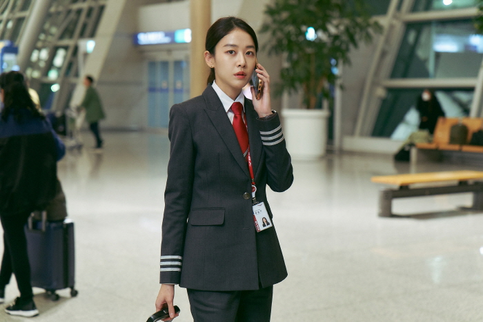 스타 파일럿의 재취업 분투 코미디〈파일럿〉