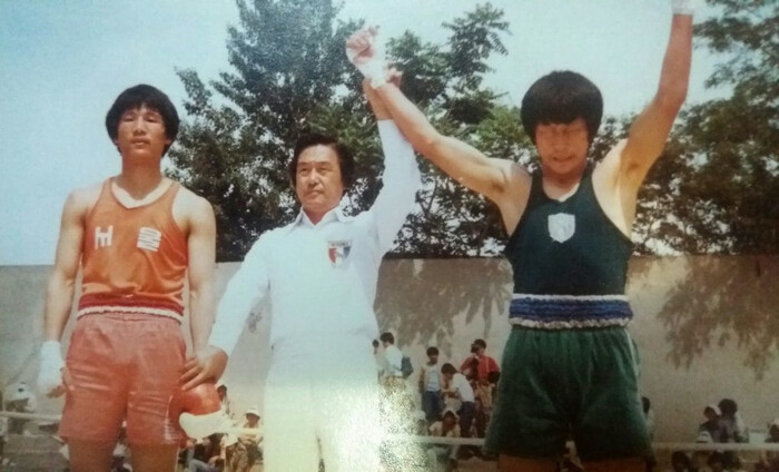 1982년 제6회 김명복배 최우수상을 수상한 이철승(우측)