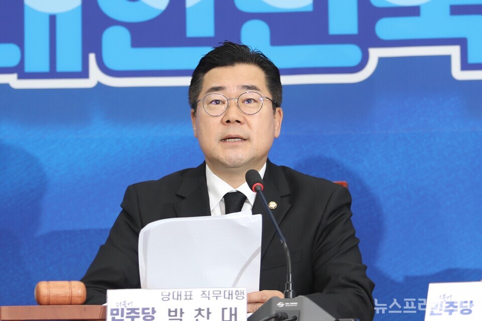 박찬대 더불어민주당 대표 직무대행 겸 원내대표가 31일 서울 여의도 국회에서 열린 최고위원회의에서 발언하고 있다. (사진=김정현 기자)