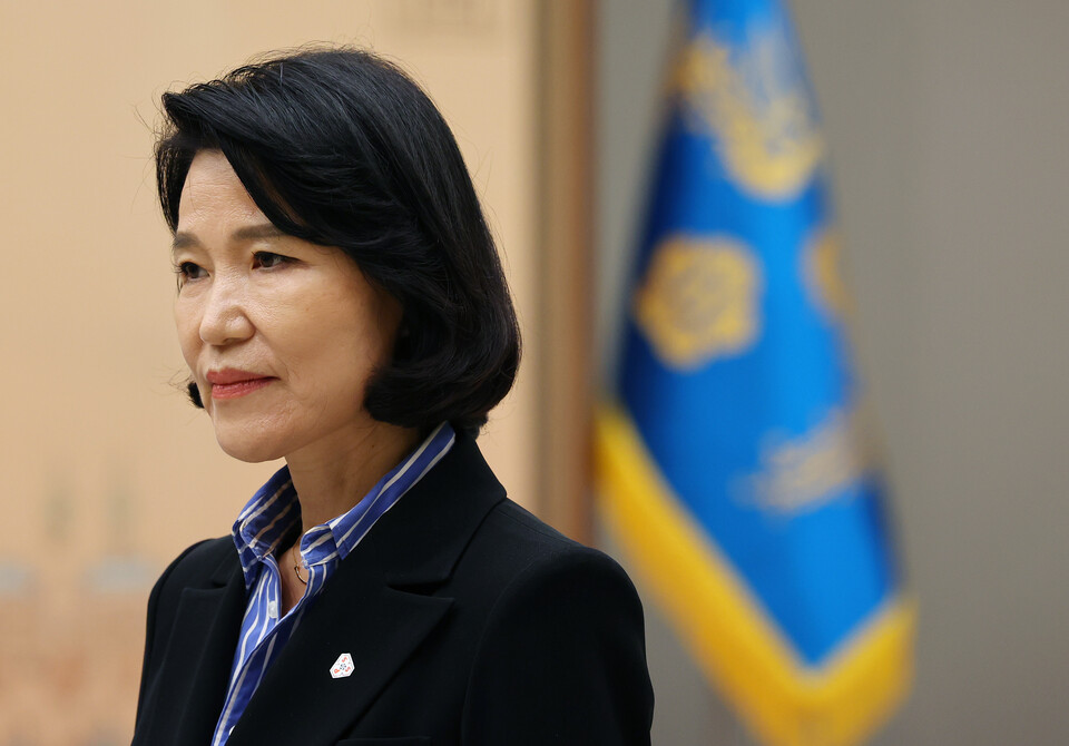 이진숙 방송통신위원장이 1일 서울 용산 대통령실 청사에서 열린 임명장 수여식에 참석, 행사 시작을 기다리고 있다. (사진=연합뉴스)