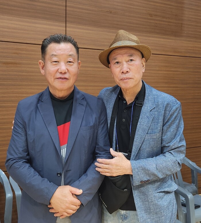 박영배 회장과 김인창관장(우측).