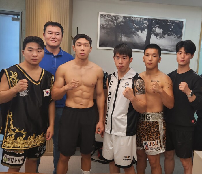 최완일 사단의 독수리 5형제 오상헌 오지섭 김양지 강성철 최옥규(좌측부터).