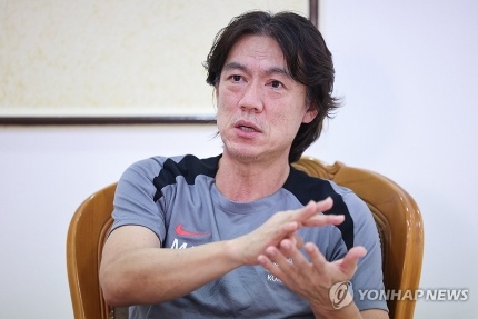 홍명보 축구국가대표팀 감독