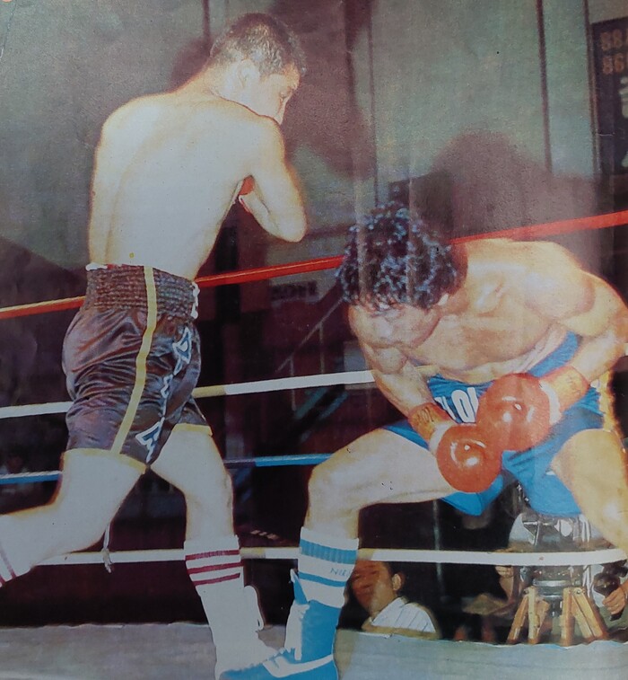 페리 그리노와 대결하는 권철(좌측)