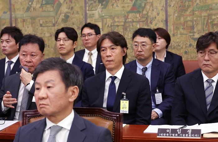 24일 열린 국회 문화체육관광위원회 현안 질의에 증인으로 출석한 대한축구협회 정몽규 회장(사진=연합뉴스)